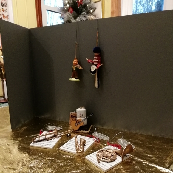 Holiday Musical Set of 6 Tree Ornaments - Picture 6 of 8